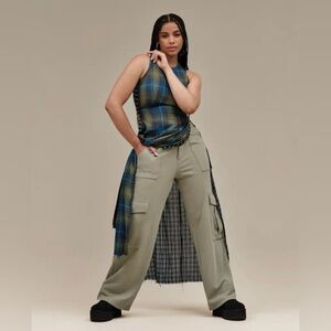 UGG Classic mini platform boot, size 7